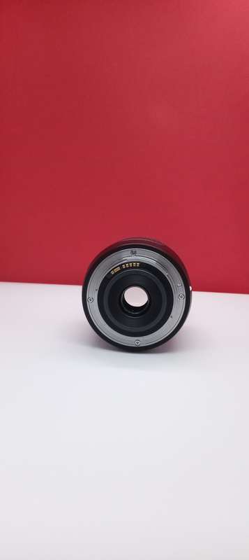 Canon EF 18-135mm f/3.5-5.6 IS USM ZOOM LENS