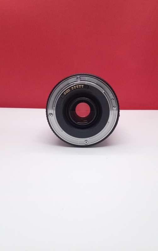 Canon EF 75-300mm Zoom lens