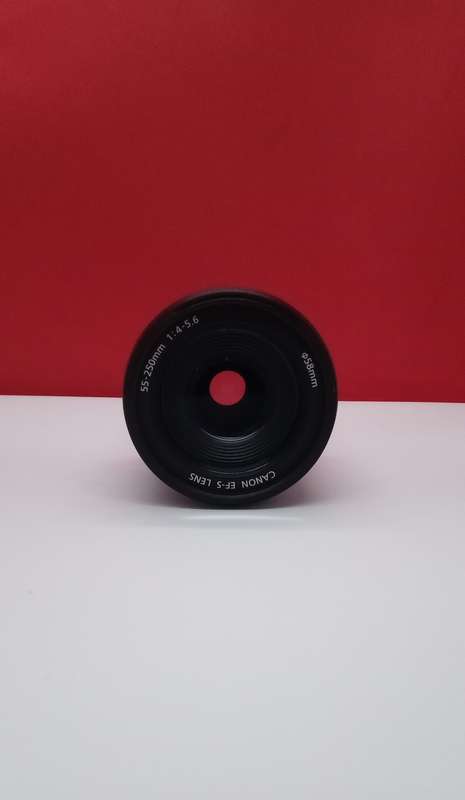 Canon EF 55-250mm IS Zoom lens