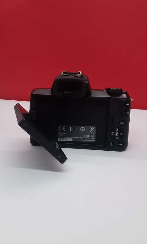 Canon EOS M50+55-200mm zoom ( Combo)