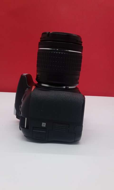 Nikon D5600 slr camera