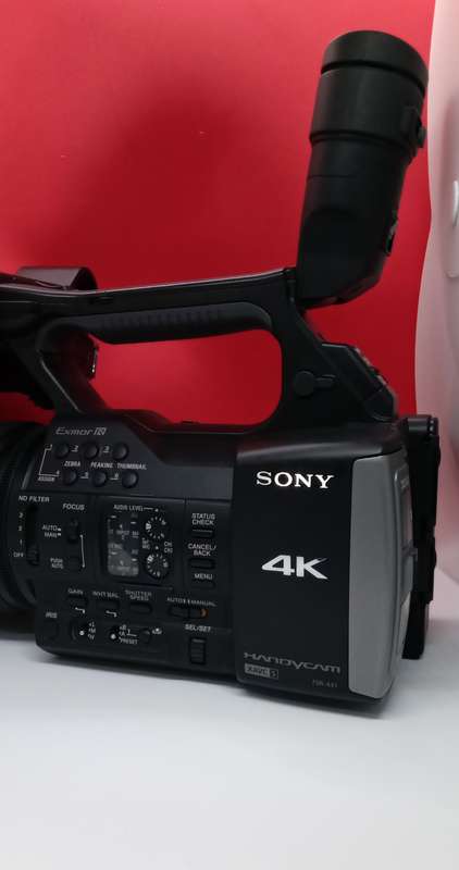 SONY FDR -AX1 (4K video cam)