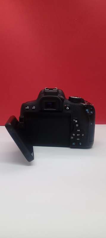 Canon 750D slr camera
