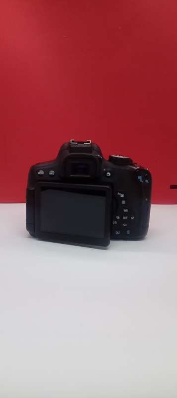 Canon 750D slr camera