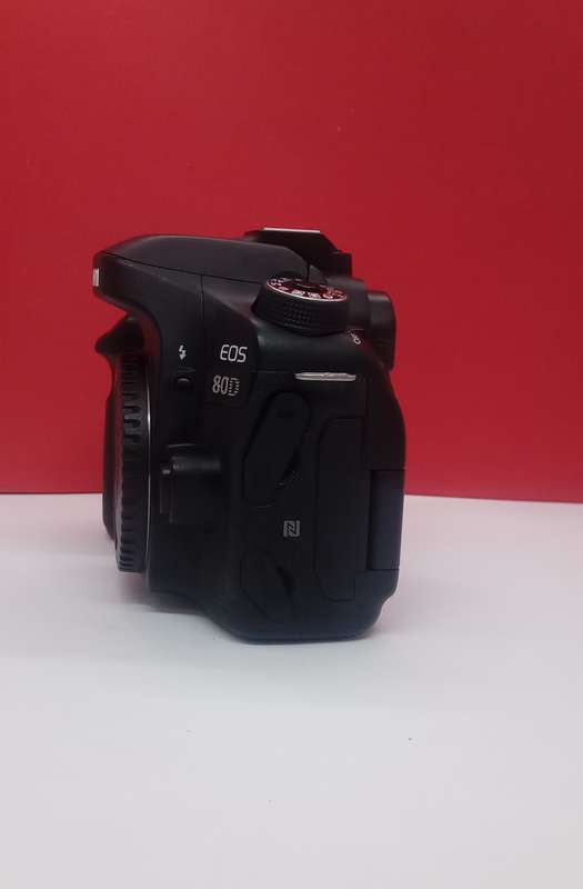 Canon 80D body