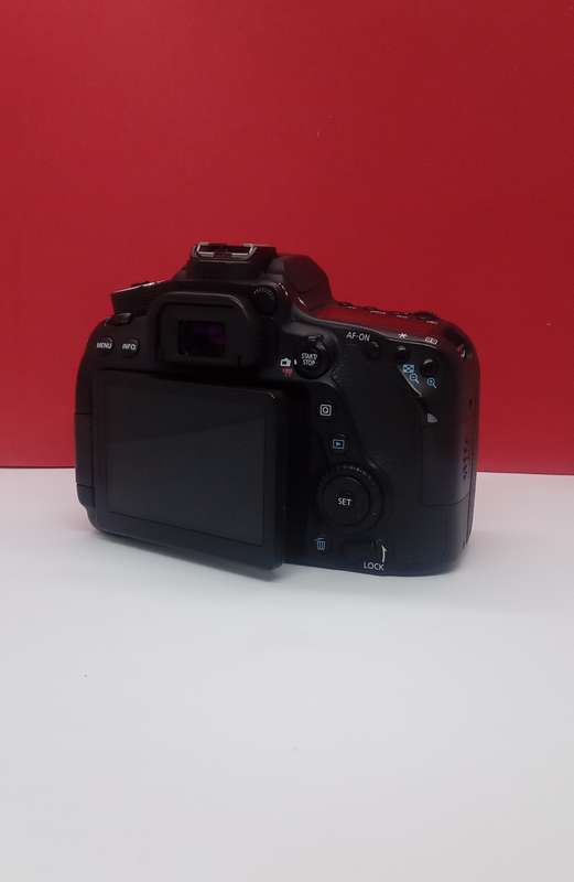 Canon 80D body
