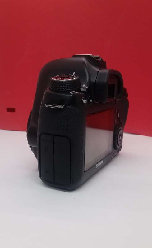 Canon 6D body +50mm1.8 prime lens (Combo)