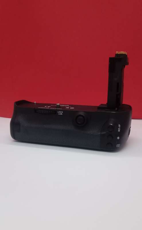 Canon BG-E11 battery grip