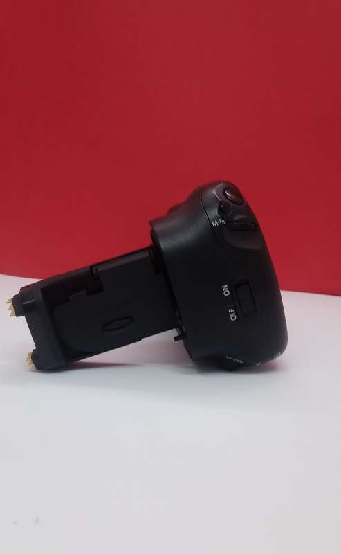 Canon BG-E11 battery grip