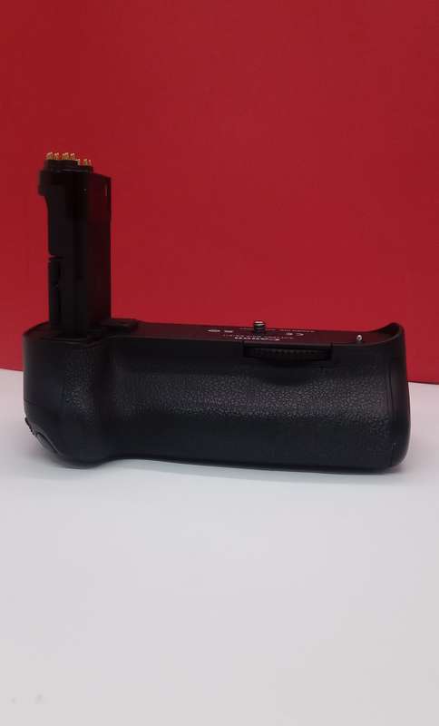 Canon BG-E11 battery grip