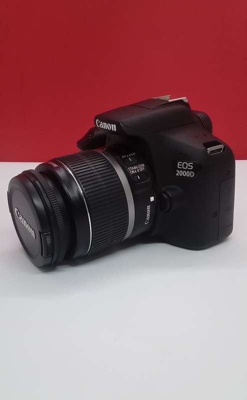 Canon 2000d slr camera