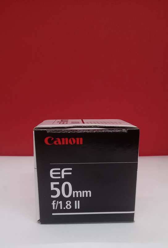Canon EF 50mm 1:1.8 II prime lens