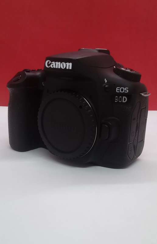 Canon 90D slr camera body