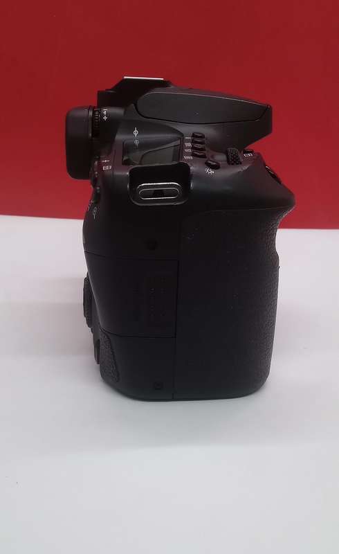 Canon 90D slr camera body