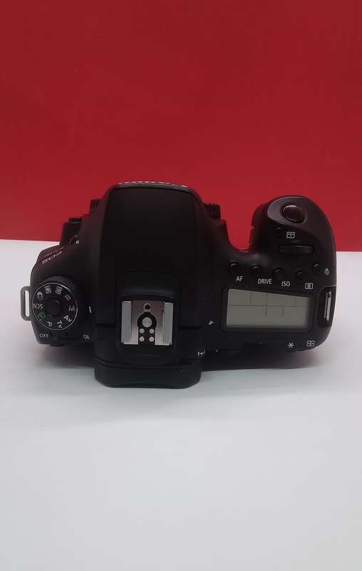 Canon 90D slr camera body