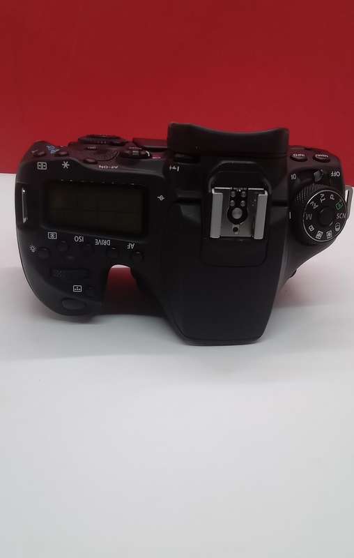 Canon 90D slr camera body