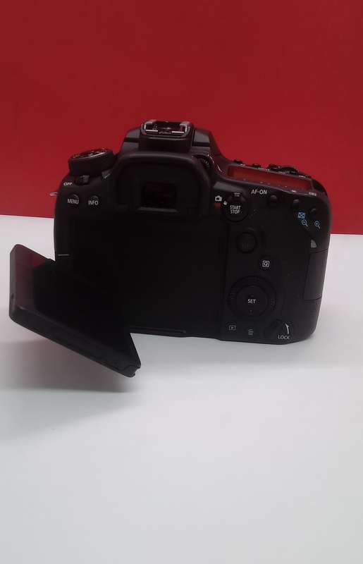 Canon 90D slr camera body