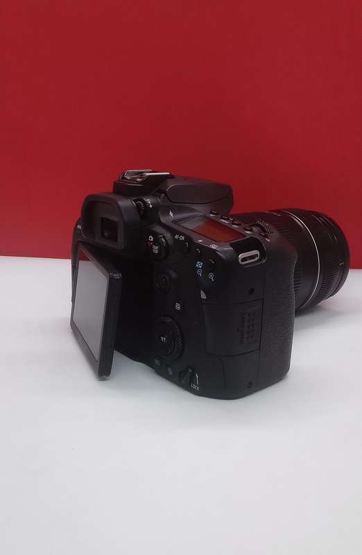 Canon 90d body + EF18-135mm lens