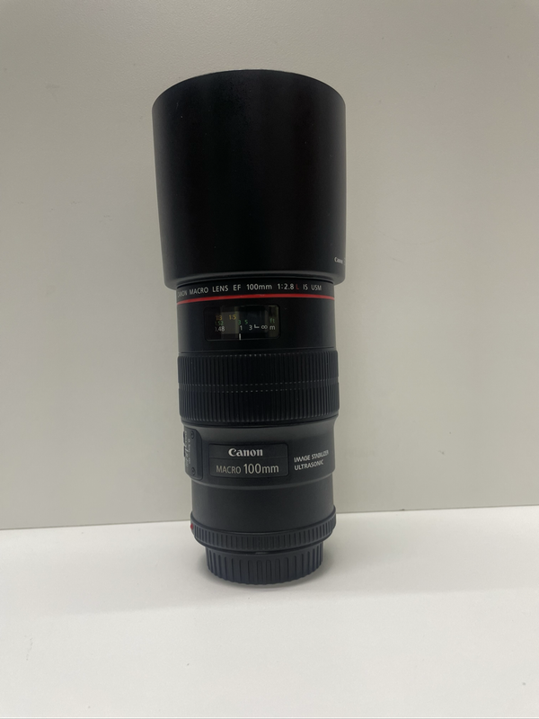 Canon EF 100mm 1:2.8 L IS USM Macro lens