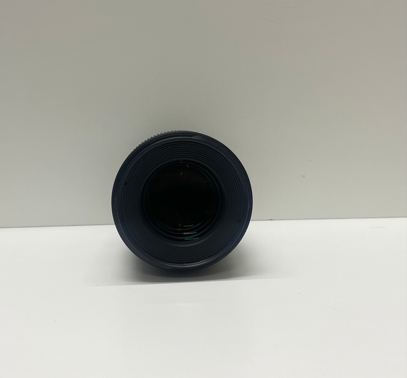 Canon EF 100mm 1:2.8 L IS USM Macro lens