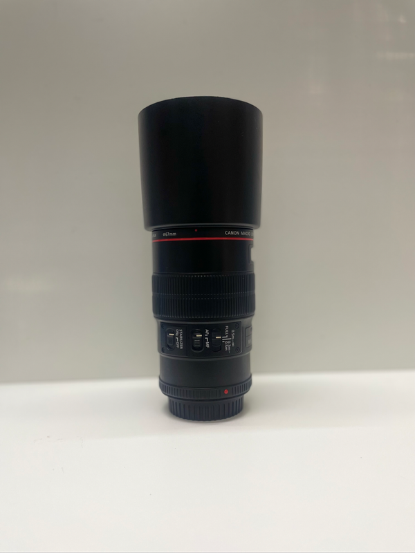 Canon EF 100mm 1:2.8 L IS USM Macro lens