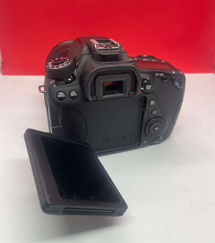 Canon 80D body + canon EF 24-105mm f4L IS USM Lens