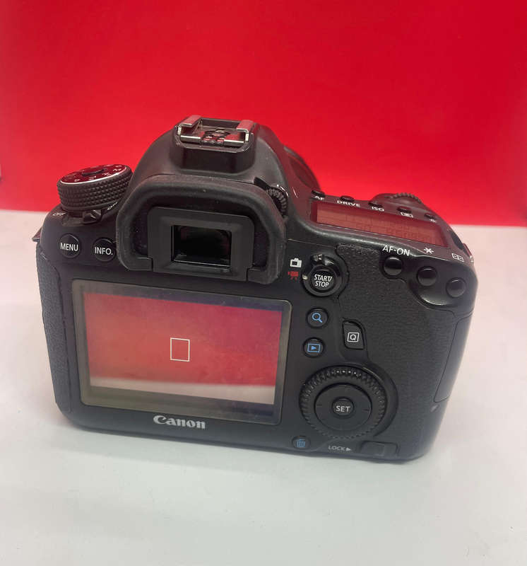 Canon EOS 6D + Canon EF 24-105mm f4L IS USM Zoom lens