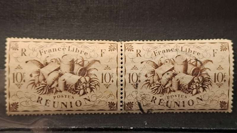 1943 - Reunion - 10Fr -  Pair - National Products
