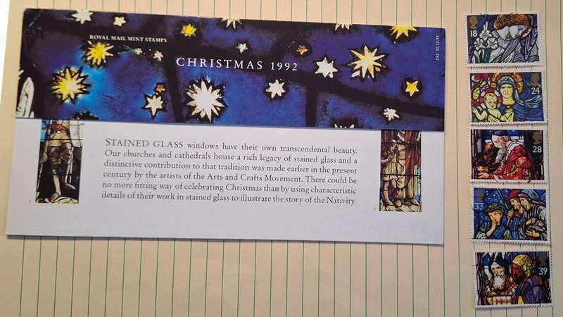 1992 - UK - Used : 18 + 24 + 28 + 33 + 39 - Christmas Royal Mail Brochure with Stamps