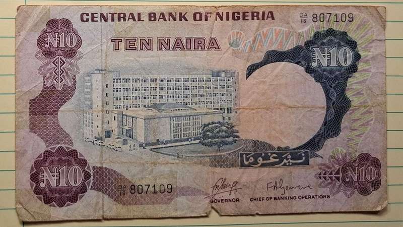 1973-1978 - Nigeria - 10 Naira - Signature: Clement Nyong Isong (CNI) +  - Demonetised Yes - DA18 80