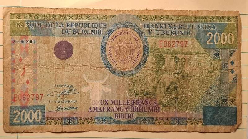 2001 - Burundi - 2000 Francs Large - Signature: Grégoire Banyiyezako (GB) - Demonetised No - E0 6279