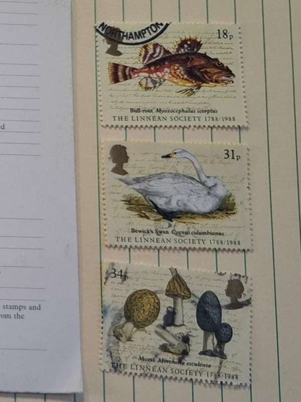 1988 - UK - Used : 18 + 31 + 34 - The Linnean Society Royal Mail Brochure with Stamps