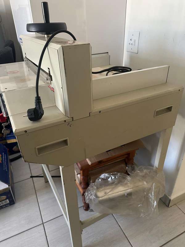 KW-trio 3950 Electric Guilloton A3 Paper Trimmer