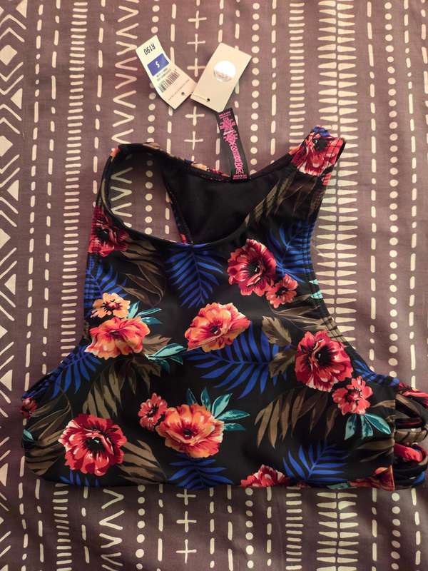 Ladies clothing bundle - 5 items