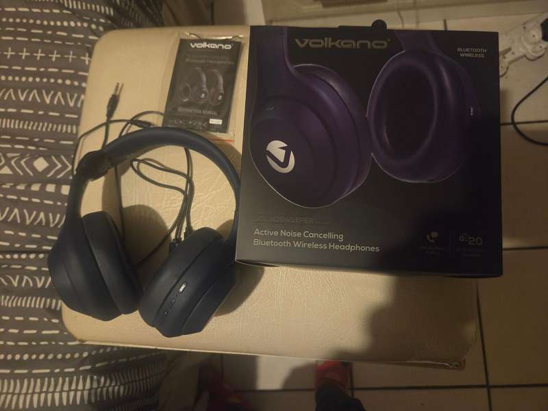VOLKANO SOUNDSWEEPER HEADPHONES FOR SALE READ FIRST PLEASE