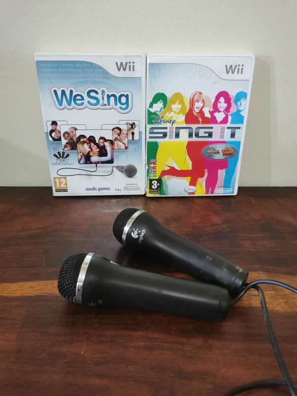 Nintendo Wii Games and Microphone Combo