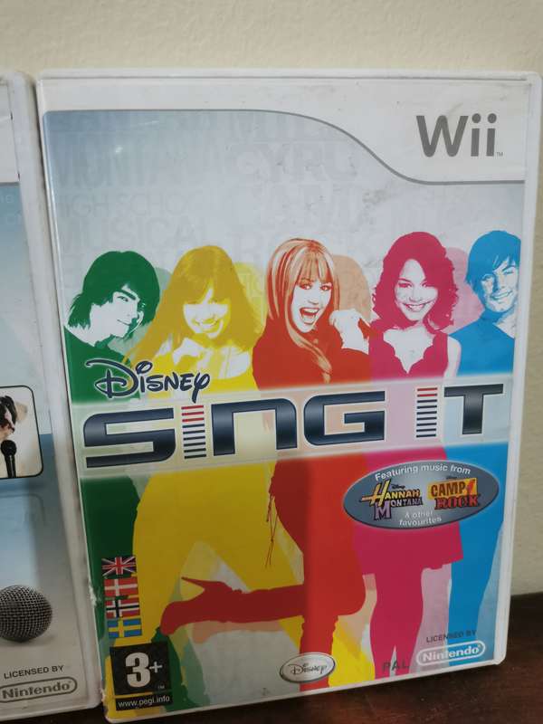 Nintendo Wii Games and Microphone Combo