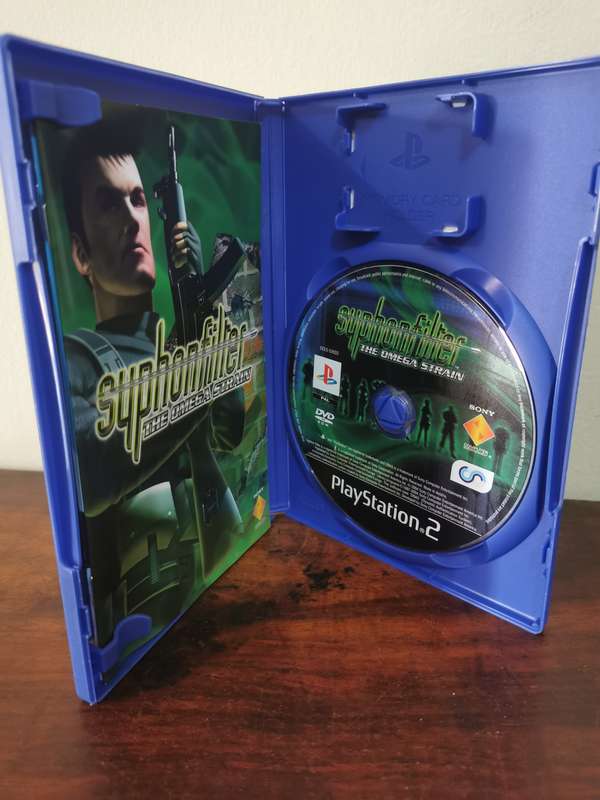 Syphon Filter: The Omega Strain on PlayStation 2 with Booklet