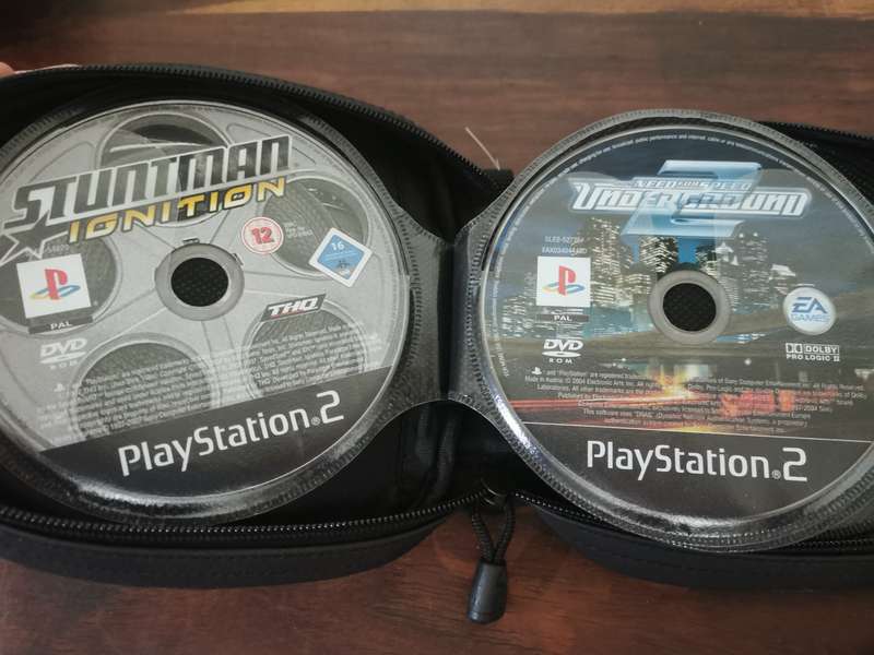 PlayStation 2 Fat Console with Remote and x7 Games