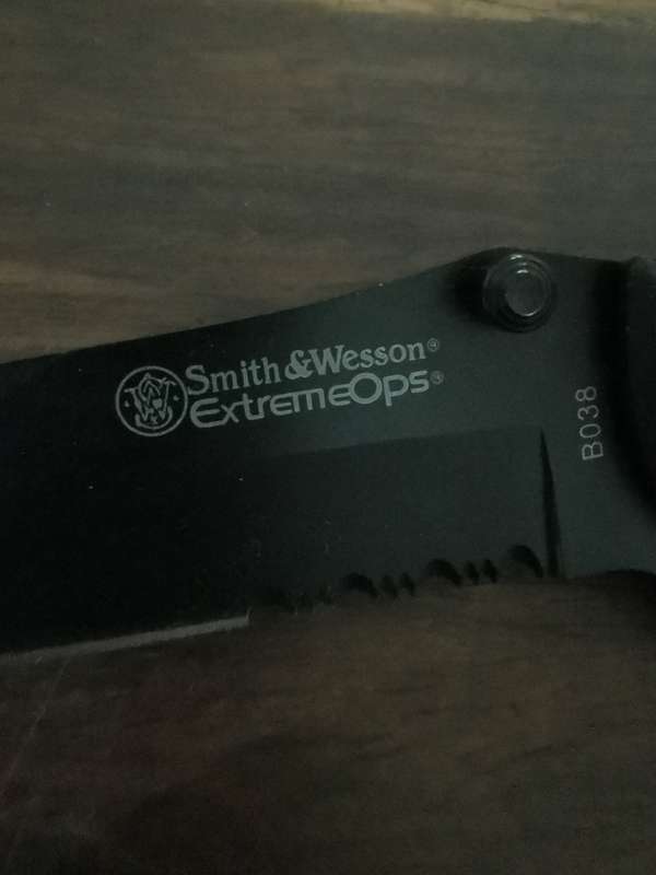 Smith and Wesson Extreme Opps Switchblade