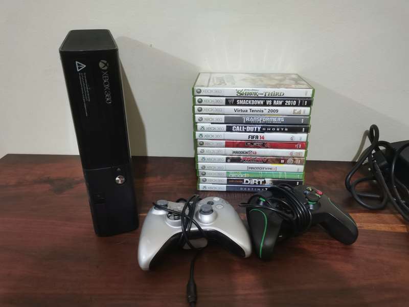 Xbox 360 E 500GB Console with x13 Games