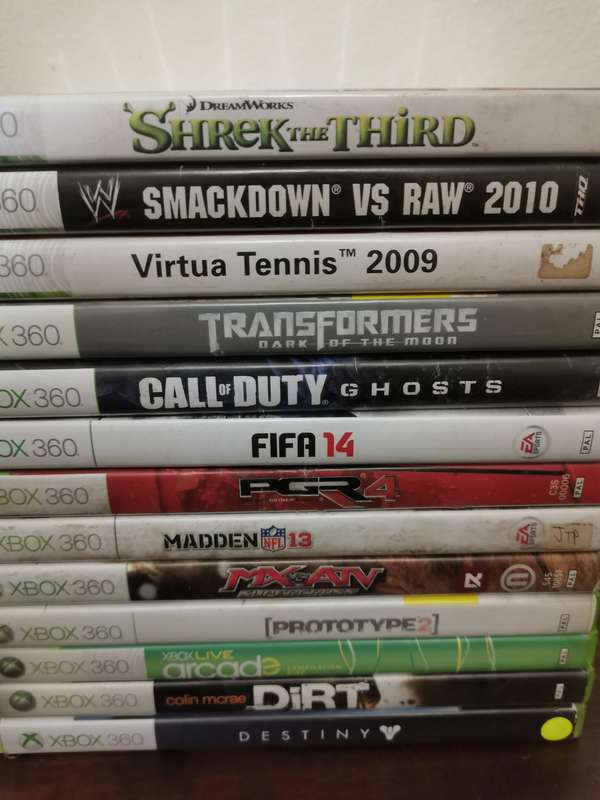 Xbox 360 E 500GB Console with x13 Games