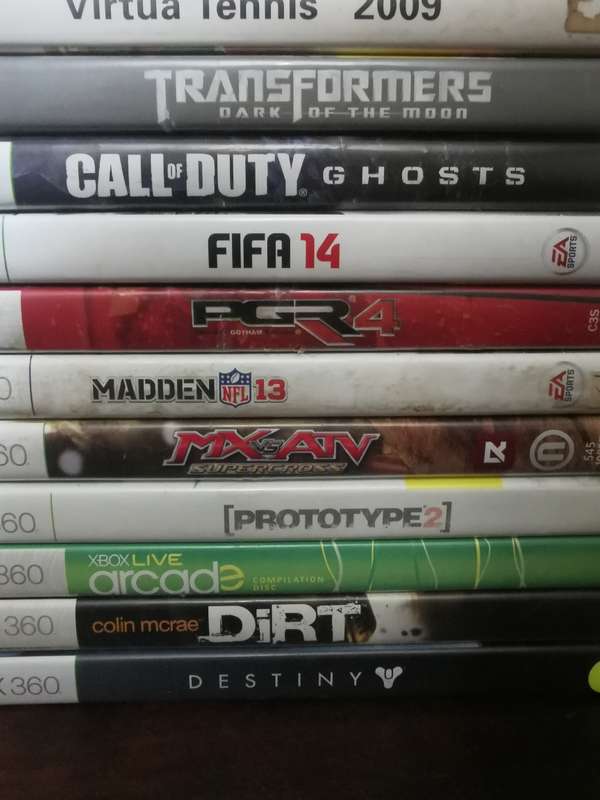 Xbox 360 E 500GB Console with x13 Games