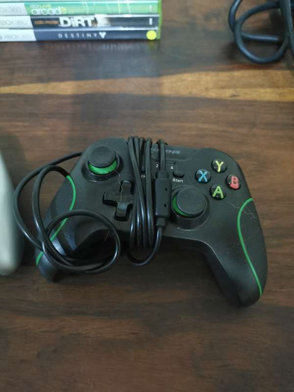 Xbox 360 E 500GB Console with x13 Games