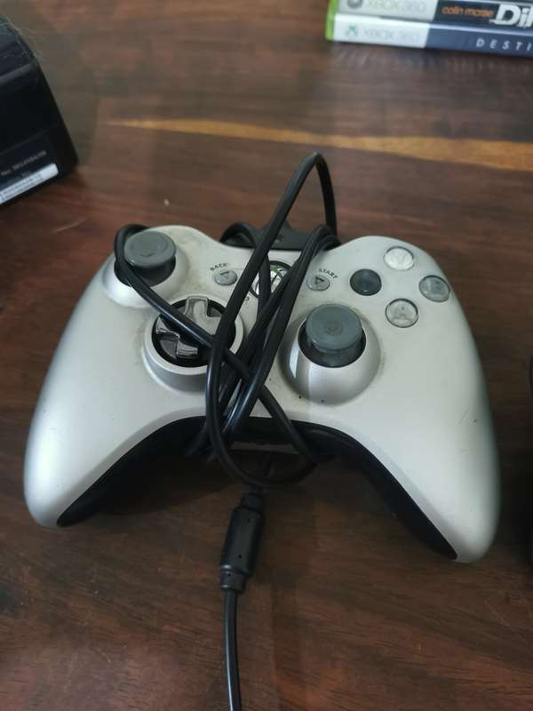 Xbox 360 E 500GB Console with x13 Games