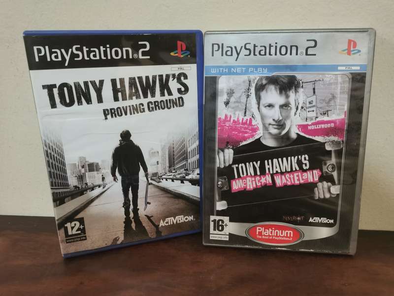 Tony Hawk Combo on PlayStation 2 with Booklets