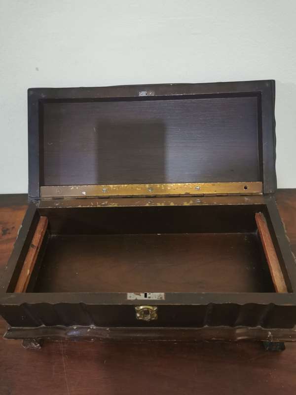 Antique Ball and Claw Kist Trinket Box (33cmx15cmx16cm)