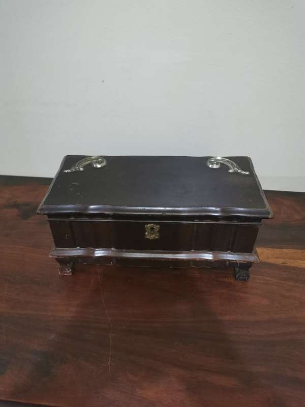 Antique Ball and Claw Kist Trinket Box (33cmx15cmx16cm)