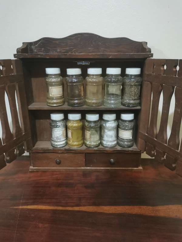 Vintage Spice Rack with Vintage Spice Bottles - 34cmx29cm