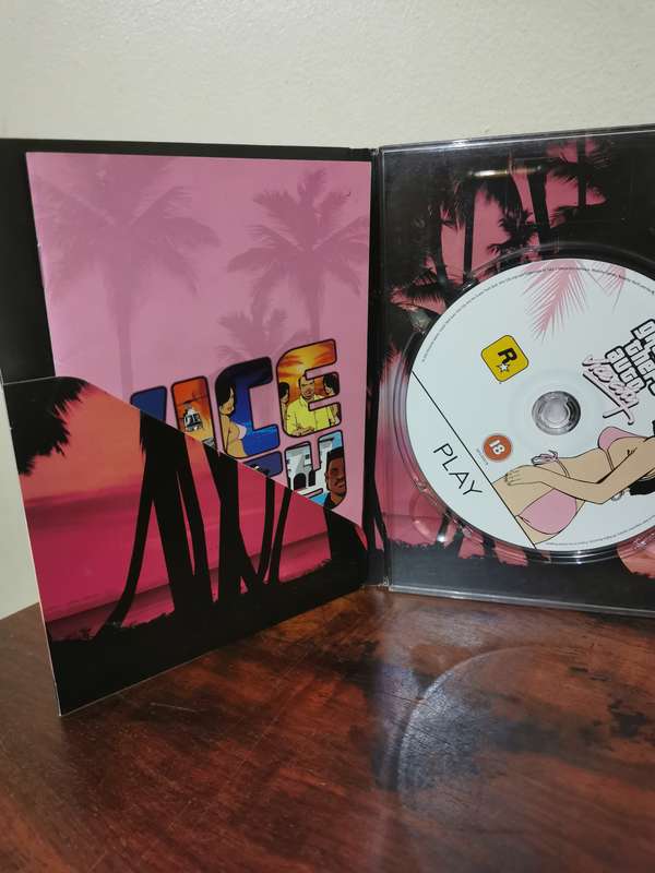 Grand Theft Auto Vice City PC Game Complete with Booklet and Map